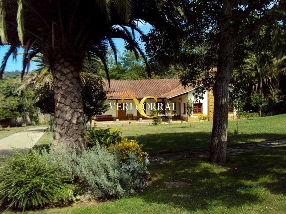 6 bedroom Villa for sale in Gijon with pool - € 1,200,000 (Ref: 9443452)