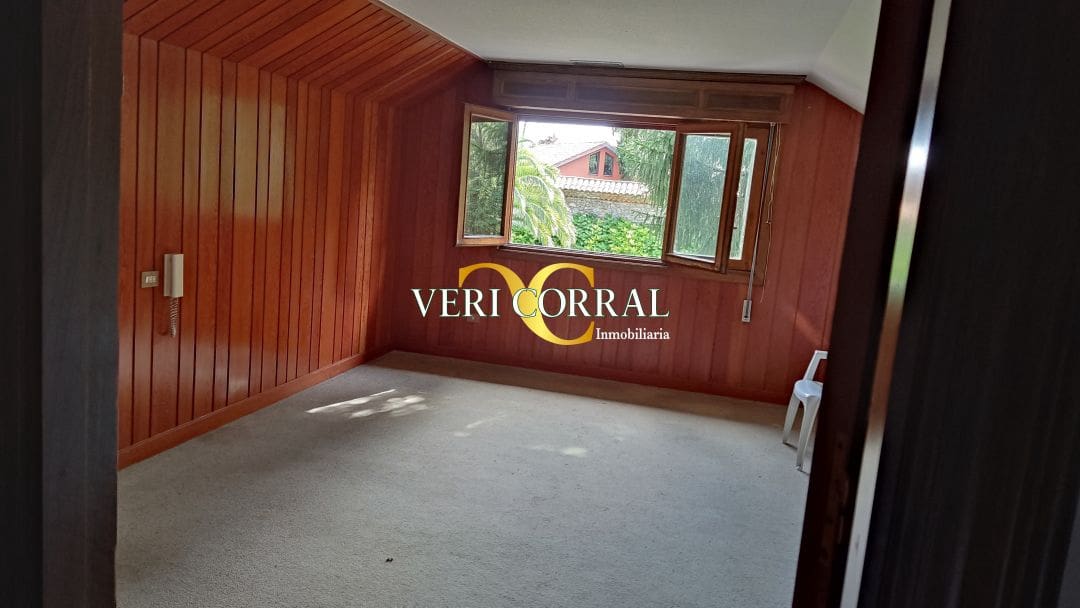 6 bedroom Villa for sale in Gijon with pool - € 1,200,000 (Ref: 9443452)