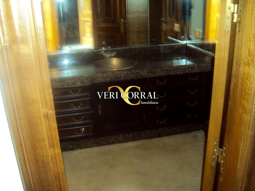 6 bedroom Villa for sale in Gijon with pool - € 1,200,000 (Ref: 9443452)