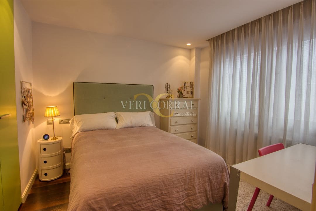 Apartamento de 3 habitaciones en Oviedo en venta - 550.000 € (Ref: 9443453)
