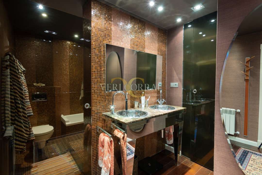 Apartamento de 3 habitaciones en Oviedo en venta - 550.000 € (Ref: 9443453)