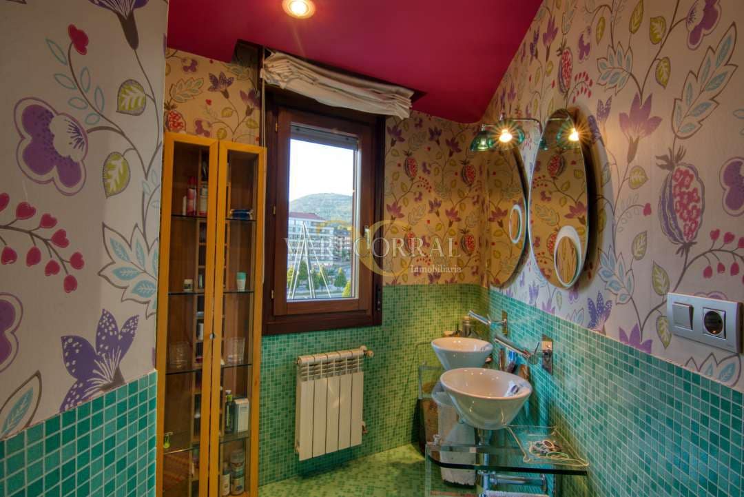 Apartamento de 3 habitaciones en Oviedo en venta - 550.000 € (Ref: 9443453)