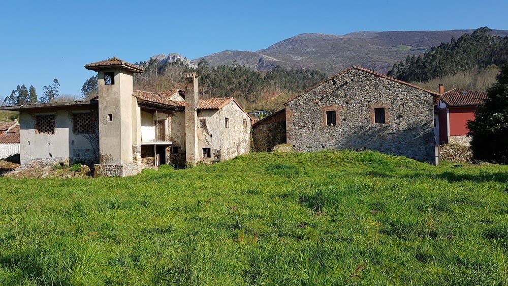 4 bedroom Townhouse for sale in Llanes - € 260,000 (Ref: 9443462)