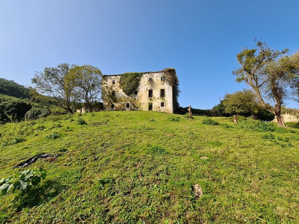 20 bedroom Townhouse for sale in Ribadedeva - € 800,000 (Ref: 9443471)