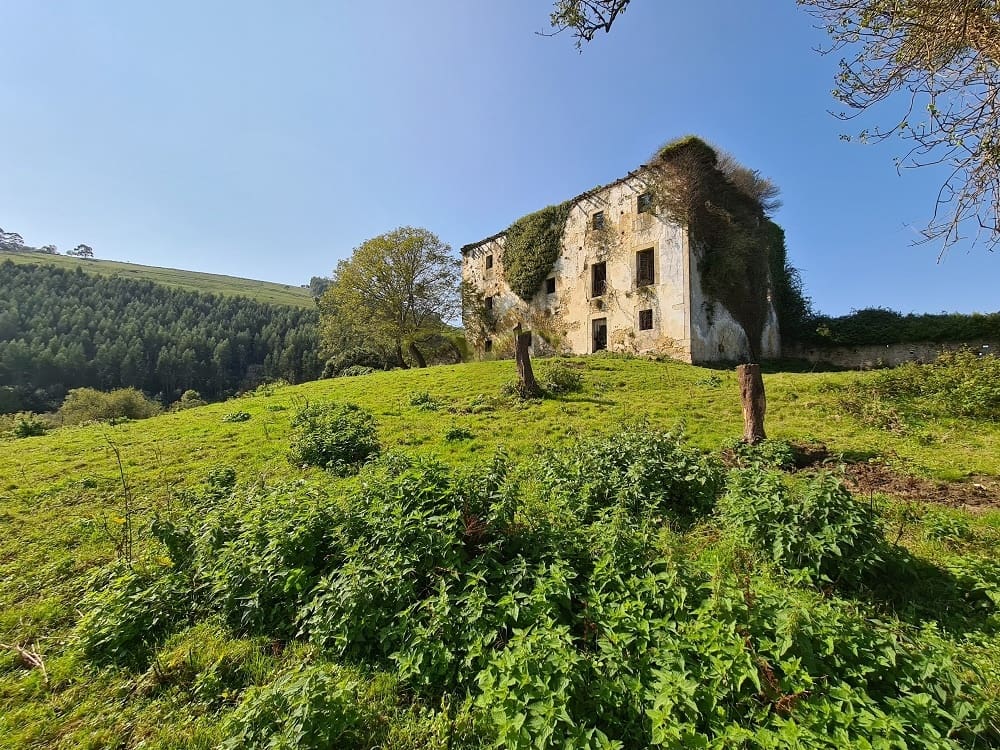 20 bedroom Townhouse for sale in Ribadedeva - € 800,000 (Ref: 9443471)