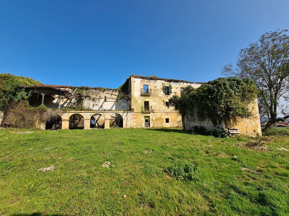 20 bedroom Townhouse for sale in Ribadedeva - € 800,000 (Ref: 9443471)