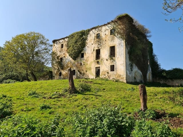 20 bedroom Townhouse for sale in Ribadedeva - € 800,000 (Ref: 9443471)