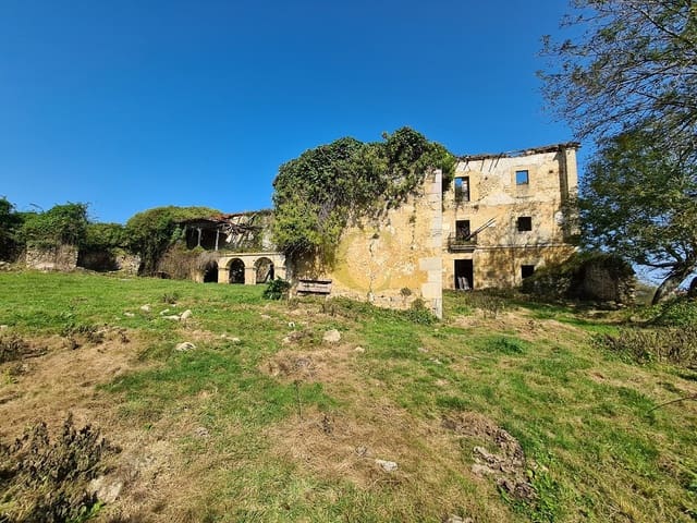 20 bedroom Townhouse for sale in Ribadedeva - € 800,000 (Ref: 9443471)