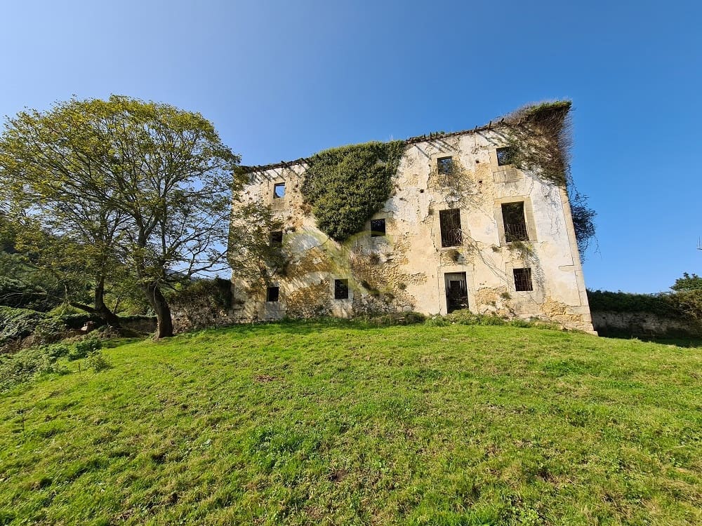 20 bedroom Townhouse for sale in Ribadedeva - € 800,000 (Ref: 9443471)