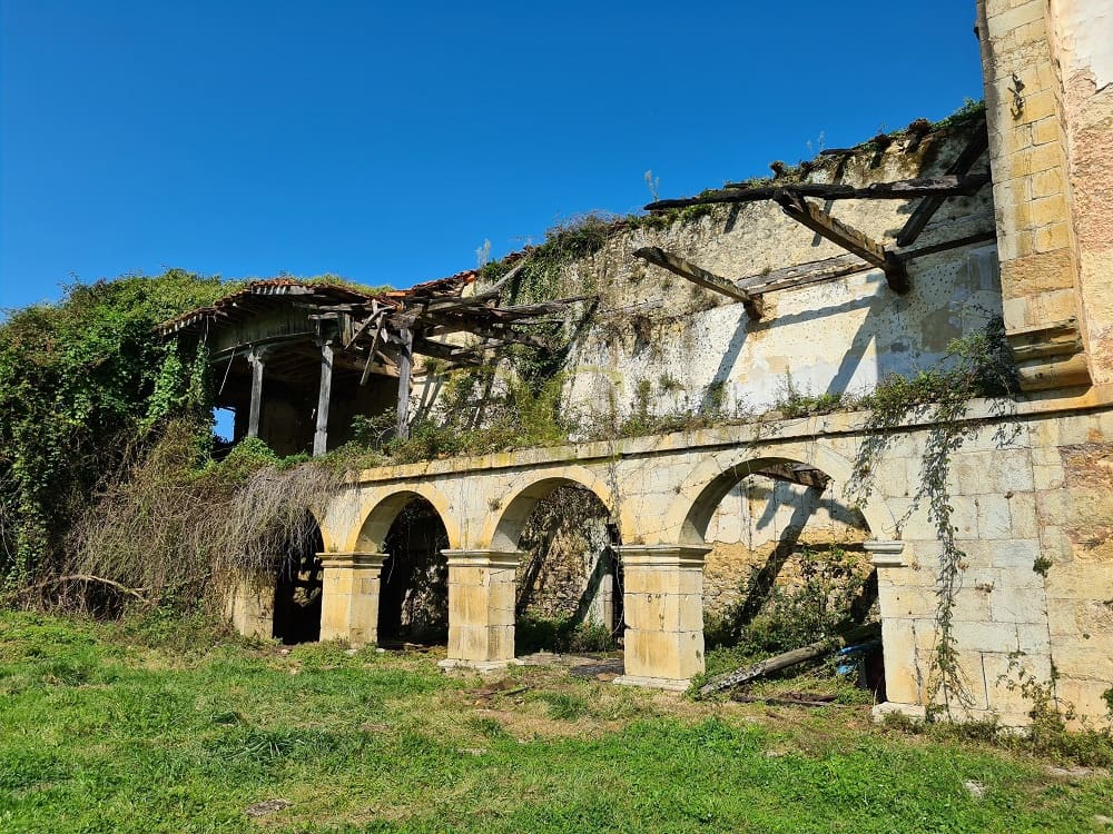 20 bedroom Townhouse for sale in Ribadedeva - € 800,000 (Ref: 9443471)