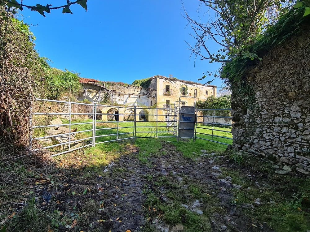 20 bedroom Townhouse for sale in Ribadedeva - € 800,000 (Ref: 9443471)