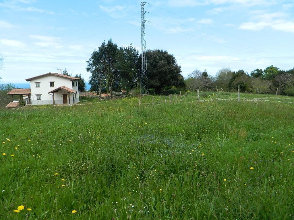 Terreno Não Urbanizado para venda em Llanes - 75 000 € (Ref: 9443475)