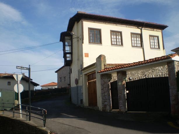 6 bedroom Townhouse for sale in Llanes - € 3,000,000 (Ref: 9443476)