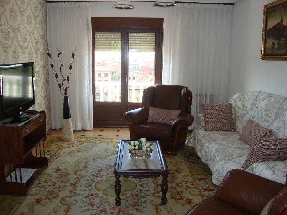 6 bedroom Townhouse for sale in Llanes - € 3,000,000 (Ref: 9443476)