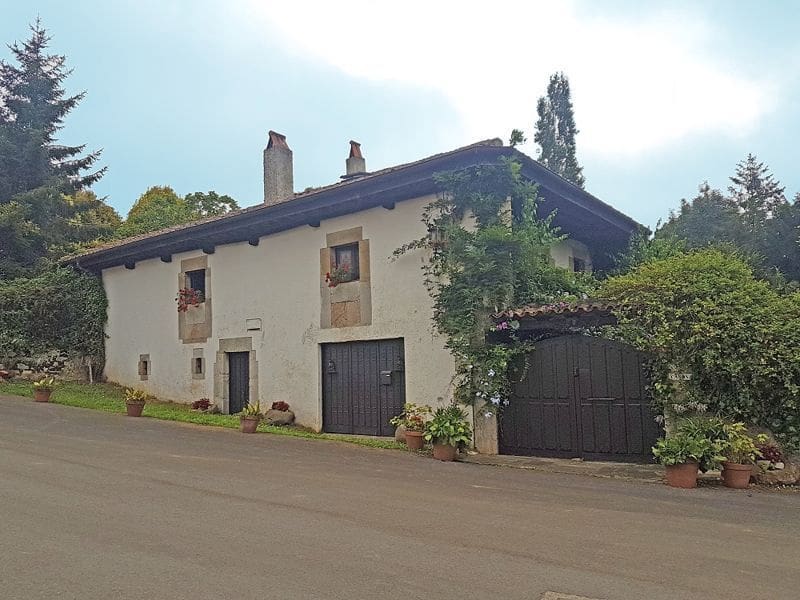 Casa de 8 habitaciones en Llanes en venta - 1.600.000 € (Ref: 9443477)