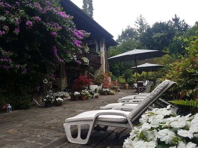 Casa de 8 habitaciones en Llanes en venta - 1.600.000 € (Ref: 9443477)