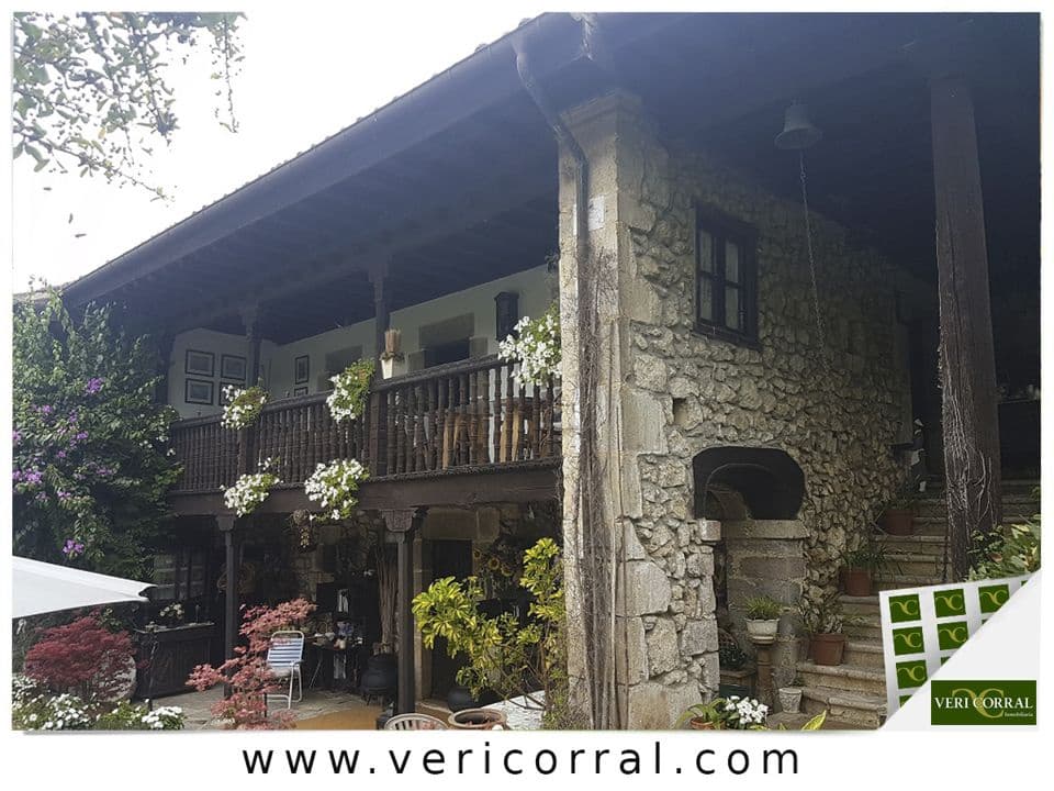 Casa de 8 habitaciones en Llanes en venta - 1.600.000 € (Ref: 9443477)