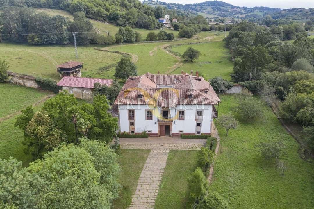 8 bedroom Townhouse for sale in Grado - € 1,700,000 (Ref: 9443478)