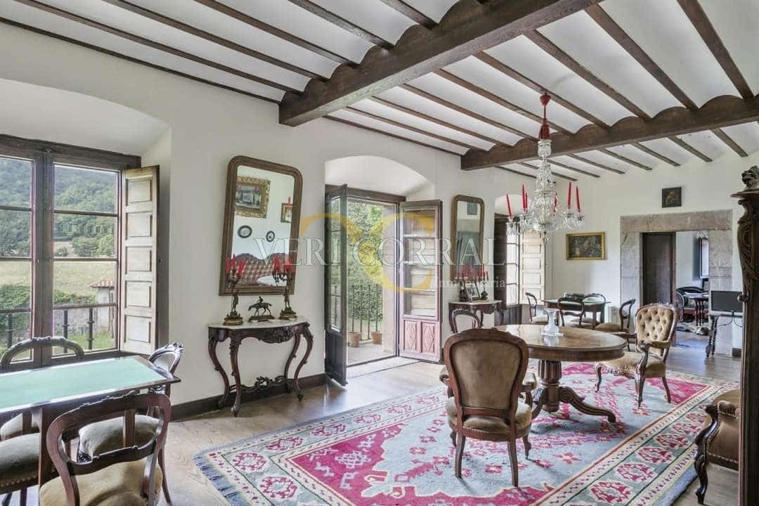 8 bedroom Townhouse for sale in Grado - € 1,700,000 (Ref: 9443478)