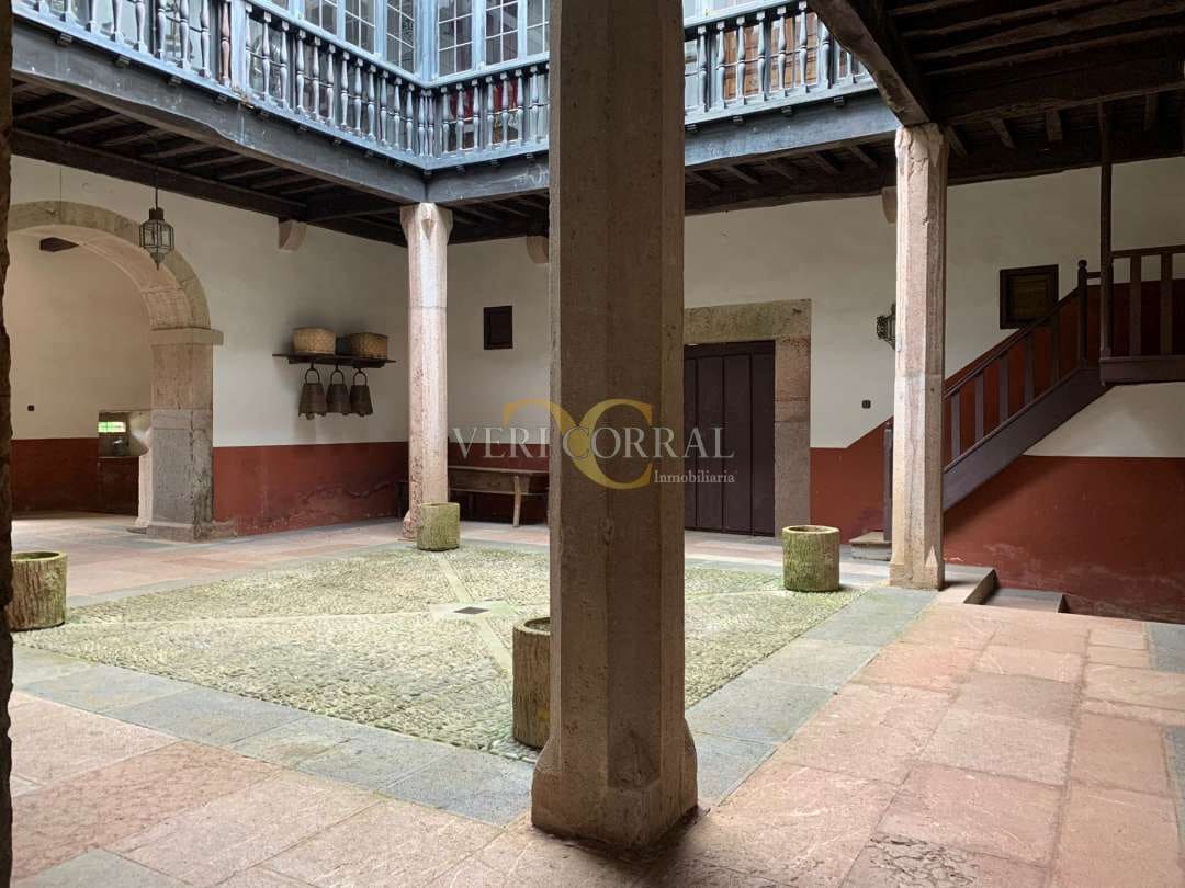 8 bedroom Townhouse for sale in Grado - € 1,700,000 (Ref: 9443478)