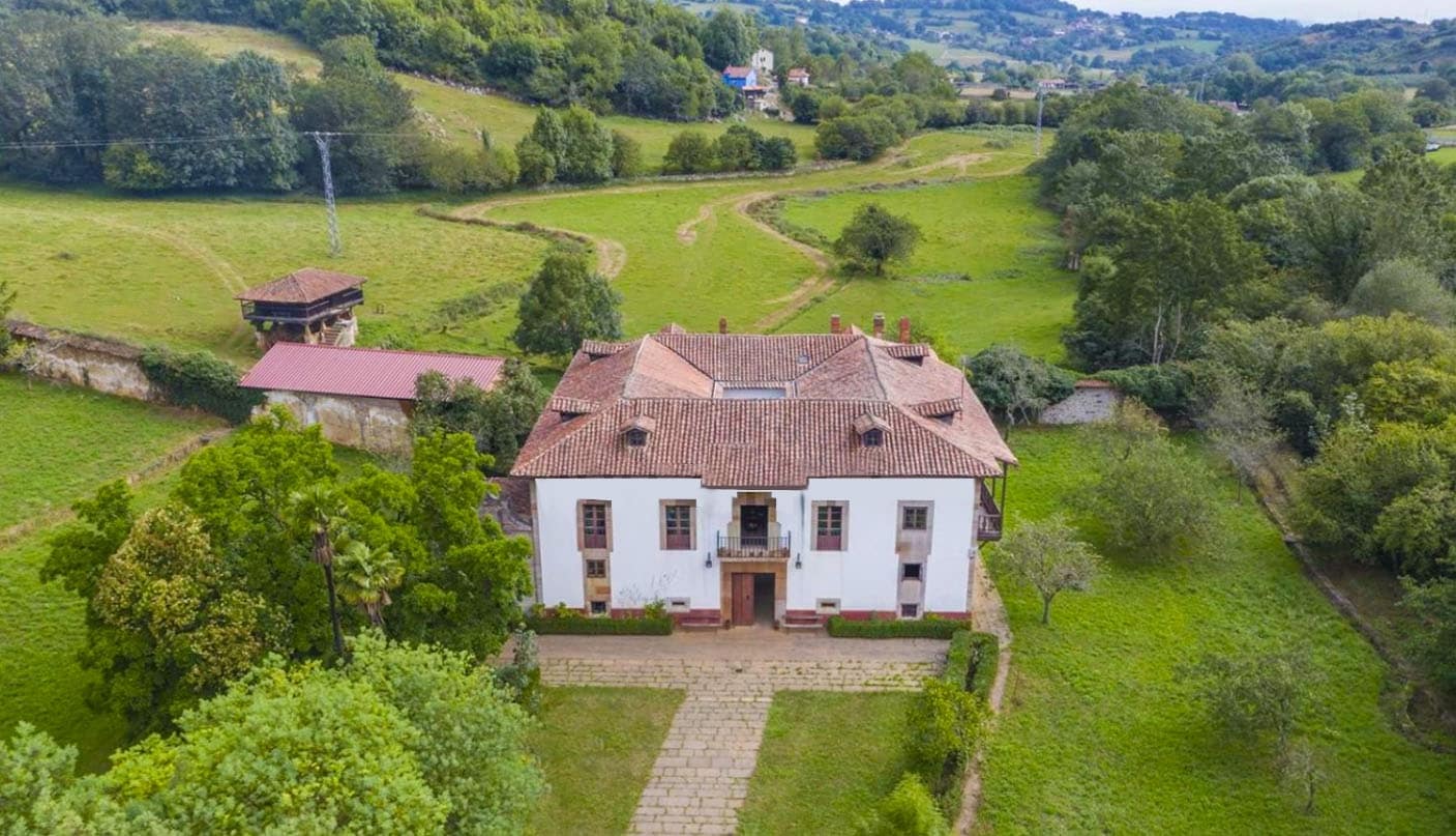 8 bedroom Townhouse for sale in Grado - € 1,700,000 (Ref: 9443478)