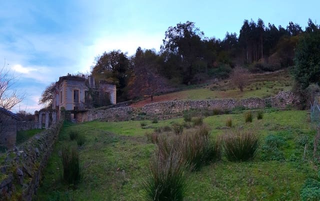 8 soveværelse Byhus til salg i Tresgrandas, Llanes - € 150.000 (Ref: 9443479)