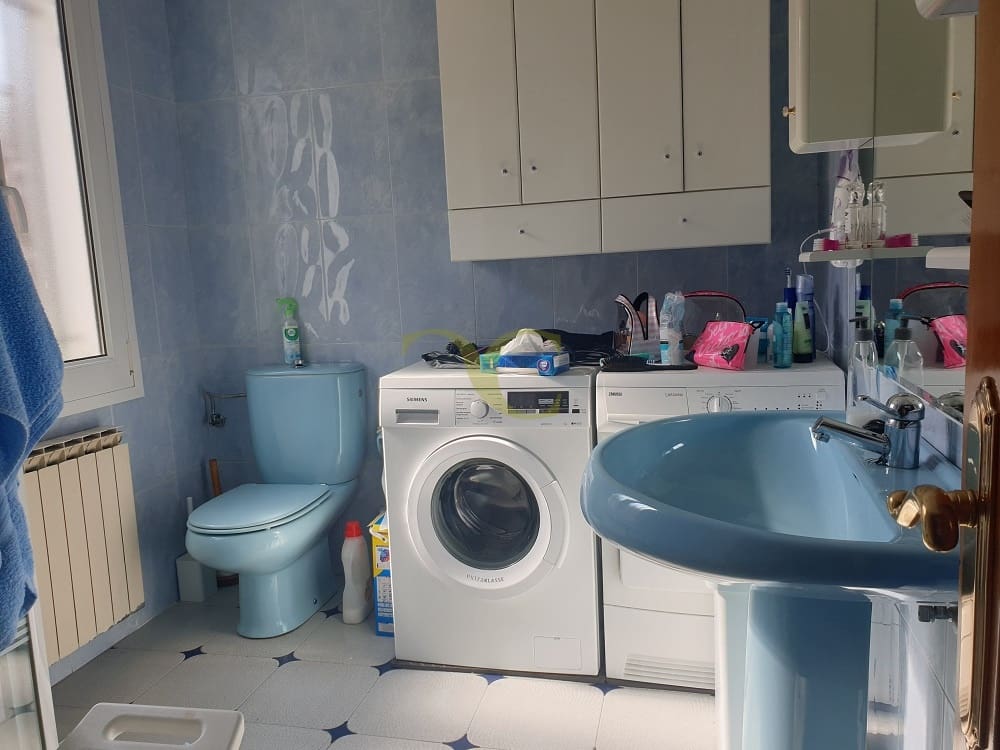 6 bedroom Townhouse for sale in Cabrales - € 260,000 (Ref: 9443481)