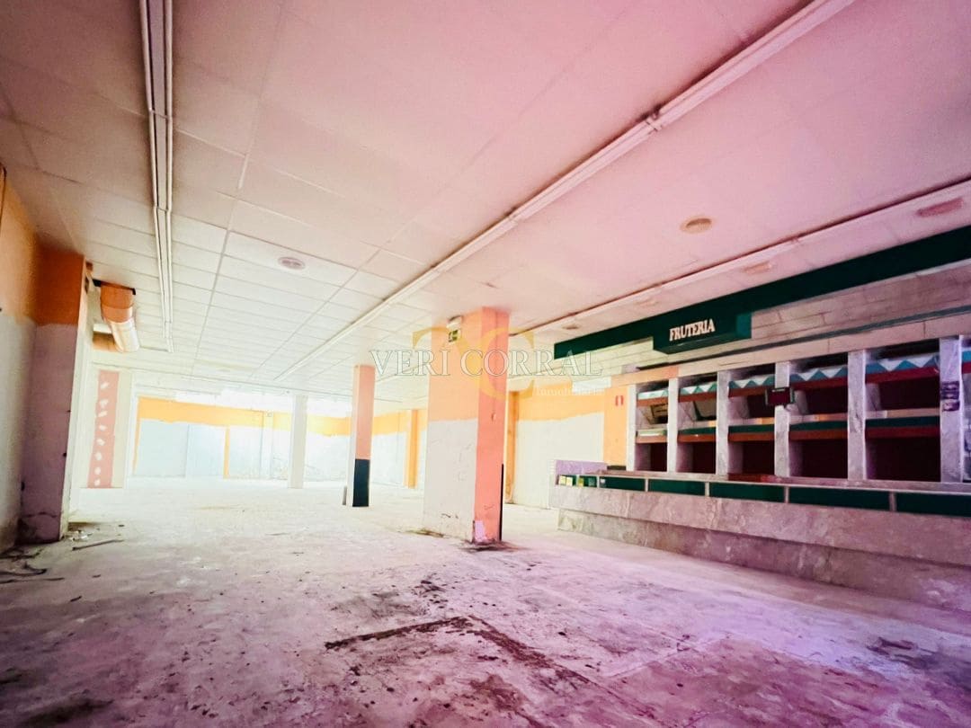 Commercial for sale in Gijon - € 280,000 (Ref: 9443486)