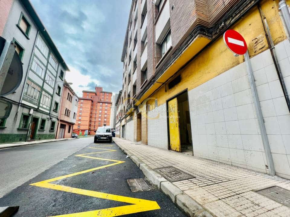 Commercial for sale in Gijon - € 280,000 (Ref: 9443486)