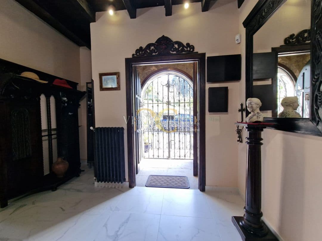 5 bedroom Townhouse for sale in Llanes - € 975,000 (Ref: 9443490)
