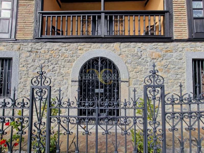 5 bedroom Townhouse for sale in Llanes - € 975,000 (Ref: 9443490)