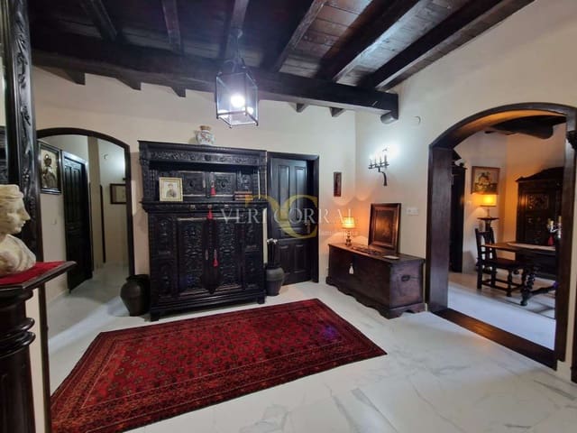 5 bedroom Townhouse for sale in Llanes - € 975,000 (Ref: 9443490)