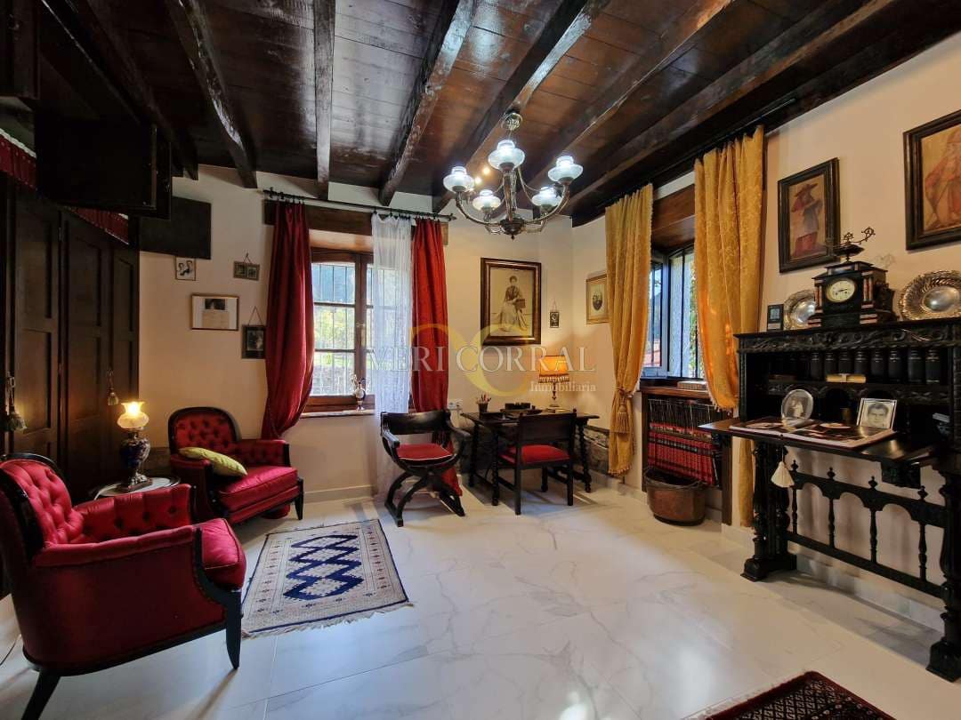 5 bedroom Townhouse for sale in Llanes - € 975,000 (Ref: 9443490)