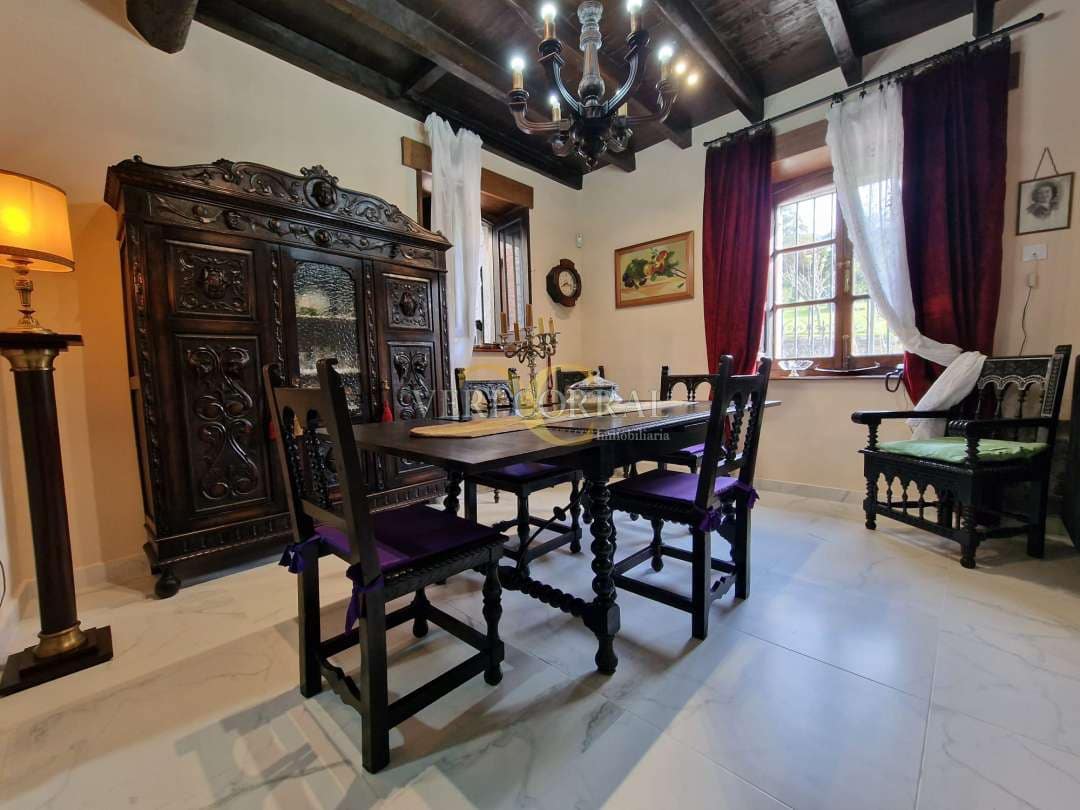 5 bedroom Townhouse for sale in Llanes - € 975,000 (Ref: 9443490)