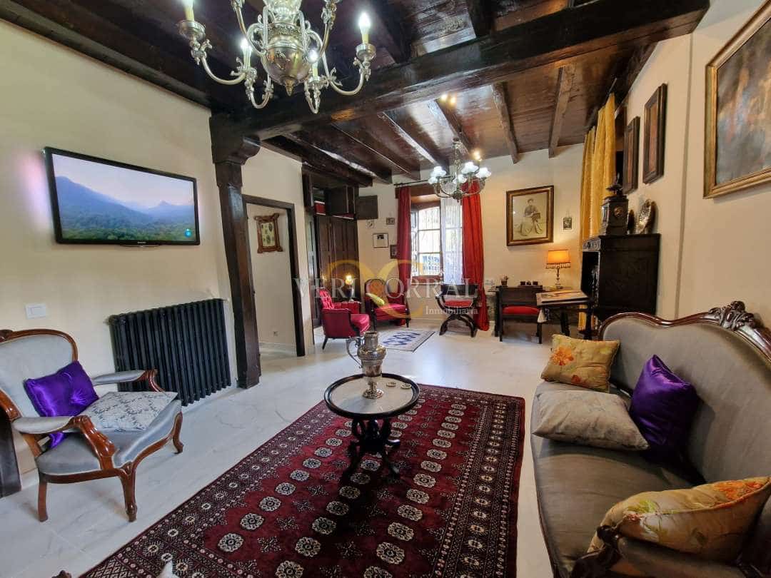 5 bedroom Townhouse for sale in Llanes - € 975,000 (Ref: 9443490)