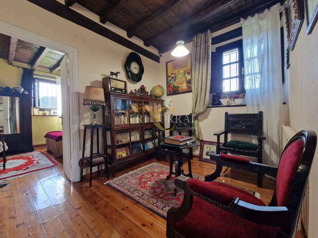 5 bedroom Townhouse for sale in Llanes - € 975,000 (Ref: 9443490)