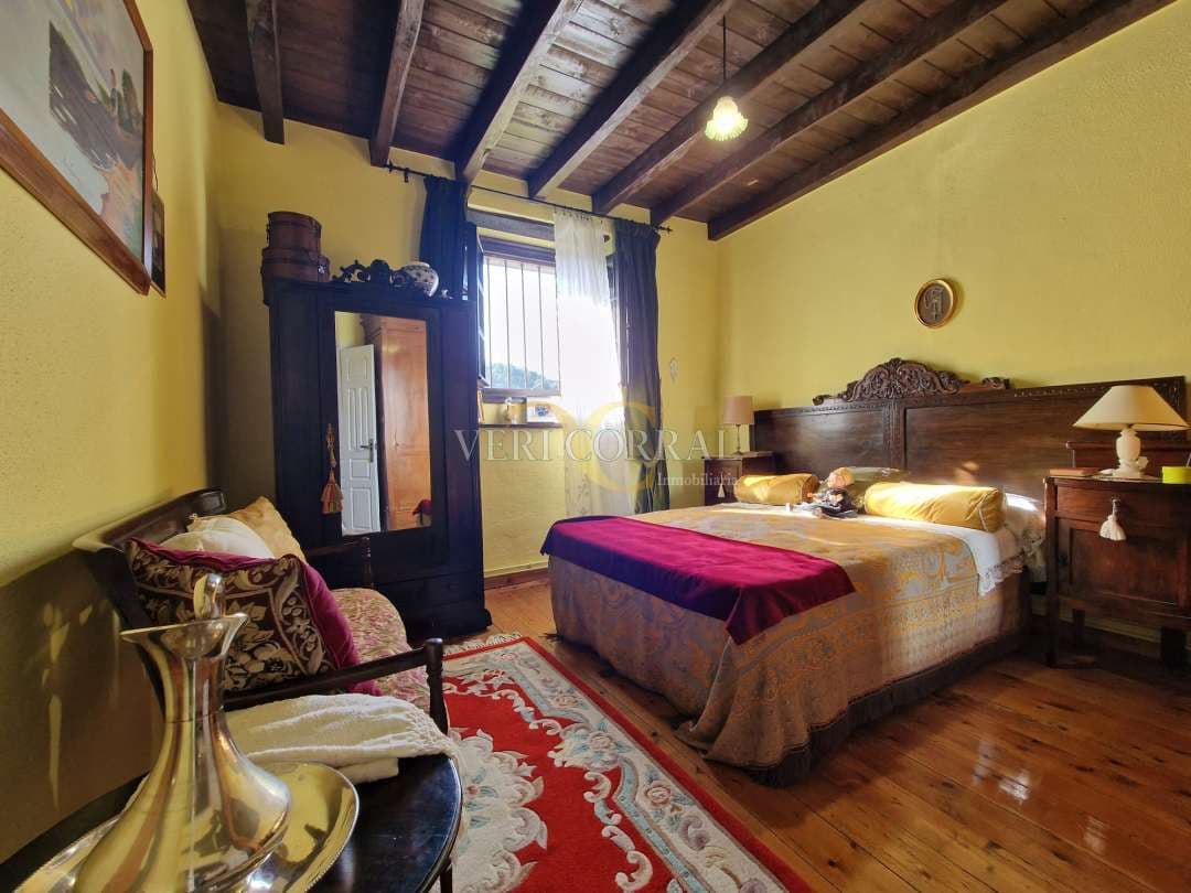 5 bedroom Townhouse for sale in Llanes - € 975,000 (Ref: 9443490)