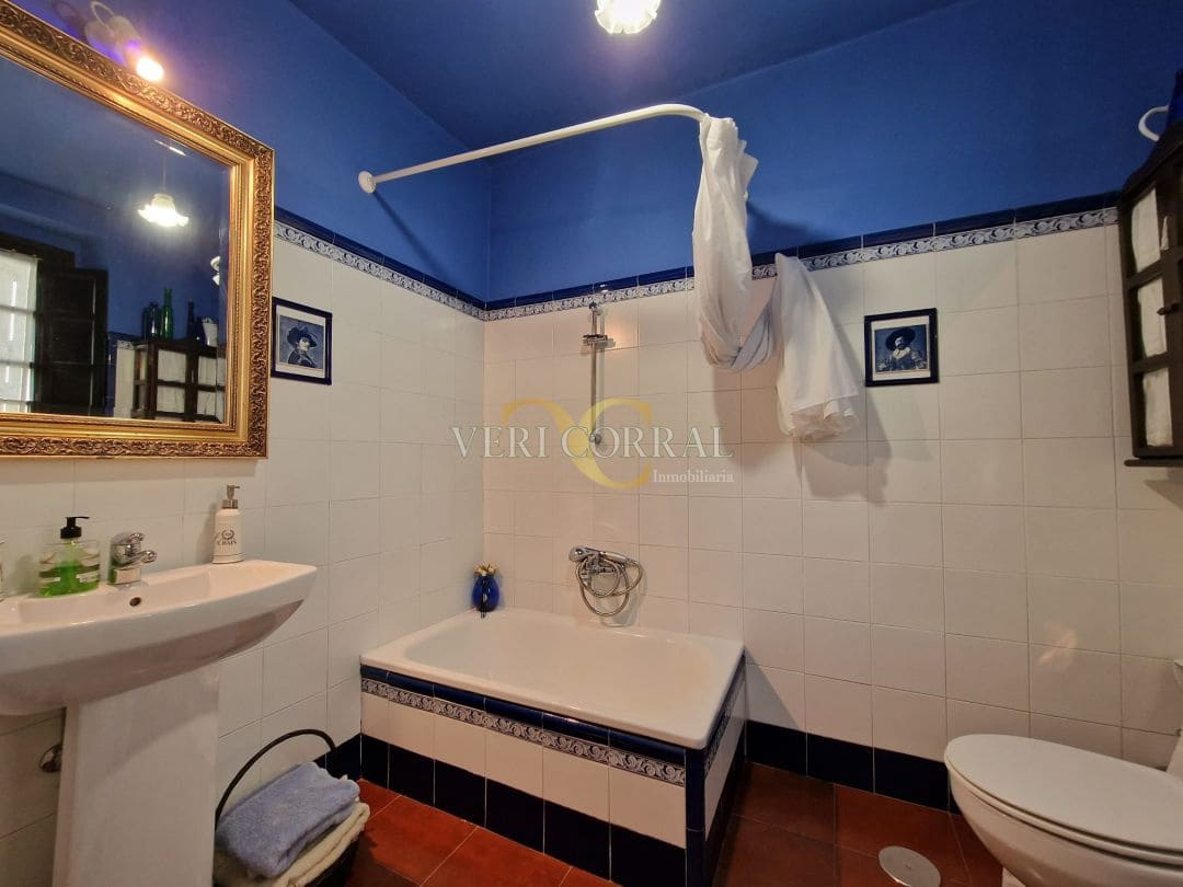 5 bedroom Townhouse for sale in Llanes - € 975,000 (Ref: 9443490)