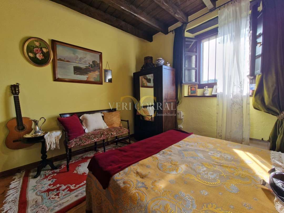 5 bedroom Townhouse for sale in Llanes - € 975,000 (Ref: 9443490)