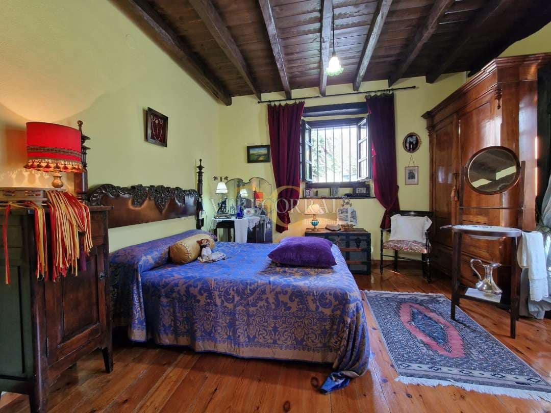 5 bedroom Townhouse for sale in Llanes - € 975,000 (Ref: 9443490)