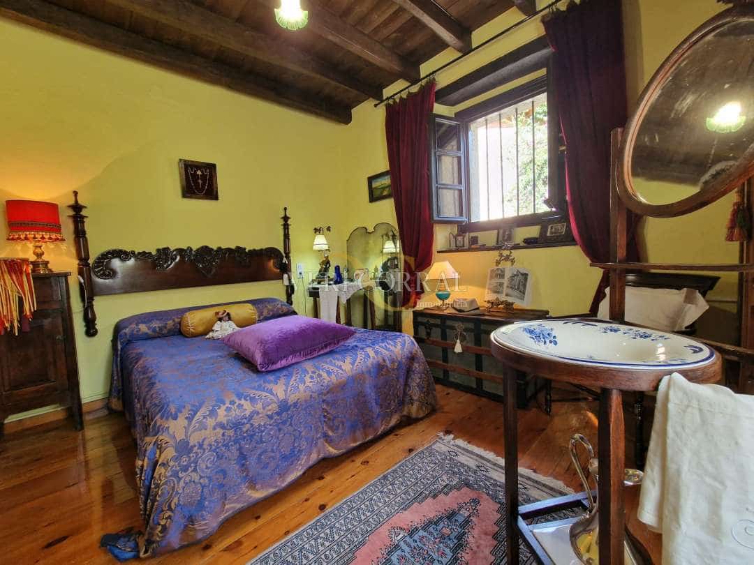 5 bedroom Townhouse for sale in Llanes - € 975,000 (Ref: 9443490)