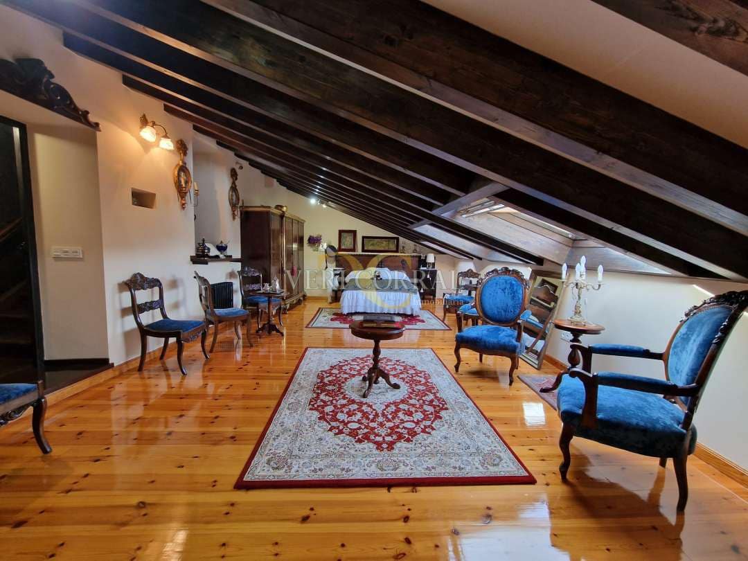 5 bedroom Townhouse for sale in Llanes - € 975,000 (Ref: 9443490)