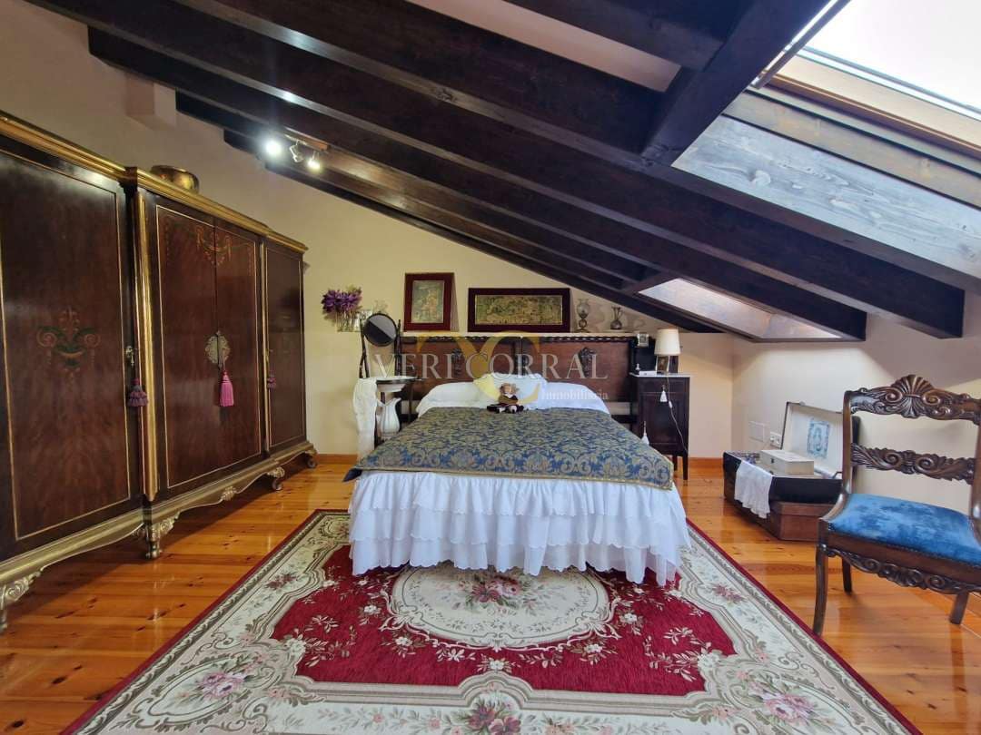 5 bedroom Townhouse for sale in Llanes - € 975,000 (Ref: 9443490)