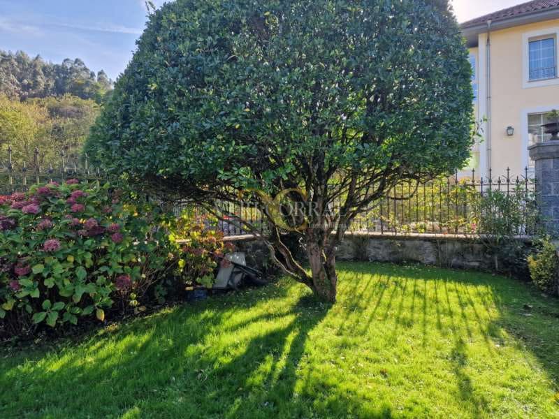 5 bedroom Townhouse for sale in Llanes - € 975,000 (Ref: 9443490)