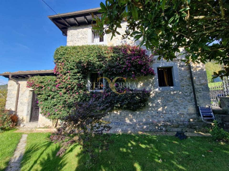 5 bedroom Townhouse for sale in Llanes - € 975,000 (Ref: 9443490)