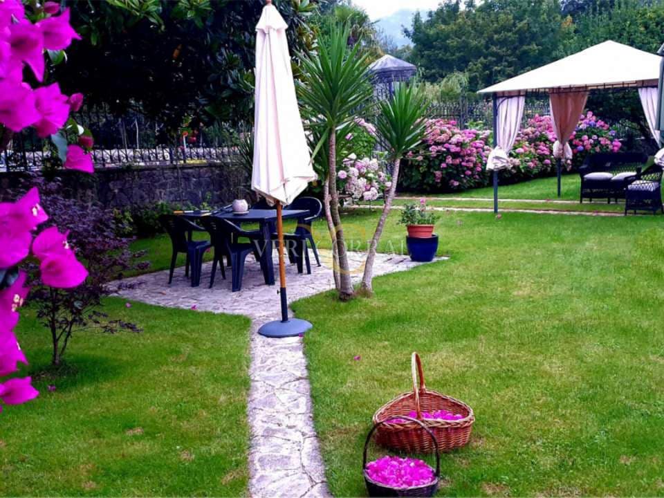 5 bedroom Townhouse for sale in Llanes - € 975,000 (Ref: 9443490)