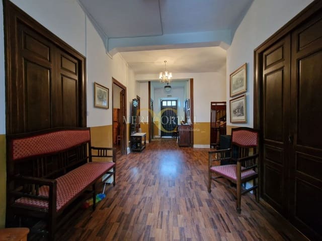 9 bedroom Townhouse for sale in Llanes - € 460,000 (Ref: 9443491)