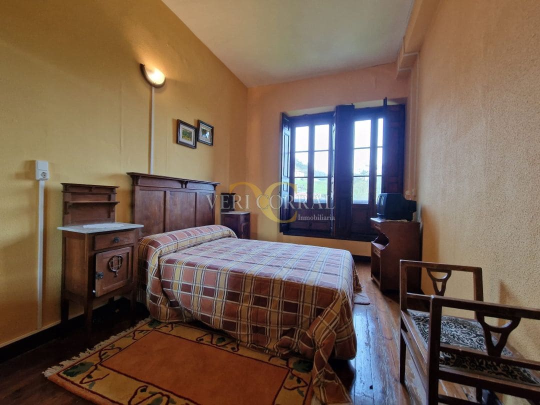 9 bedroom Townhouse for sale in Llanes - € 460,000 (Ref: 9443491)