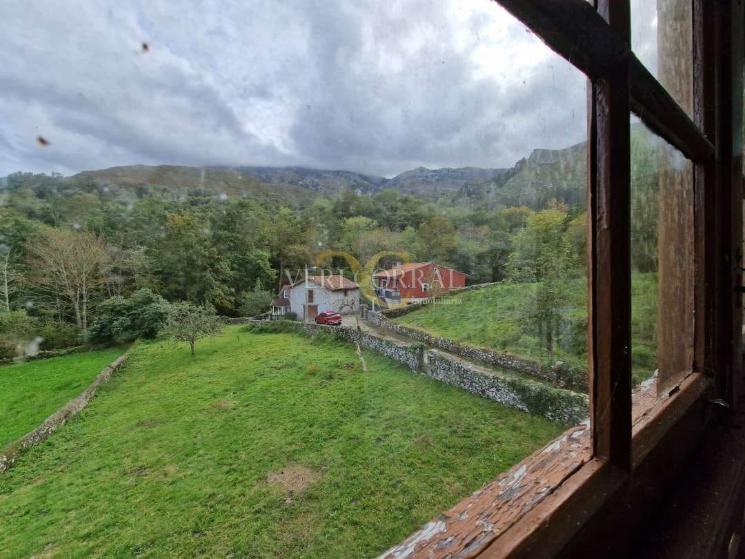 9 bedroom Townhouse for sale in Llanes - € 460,000 (Ref: 9443491)