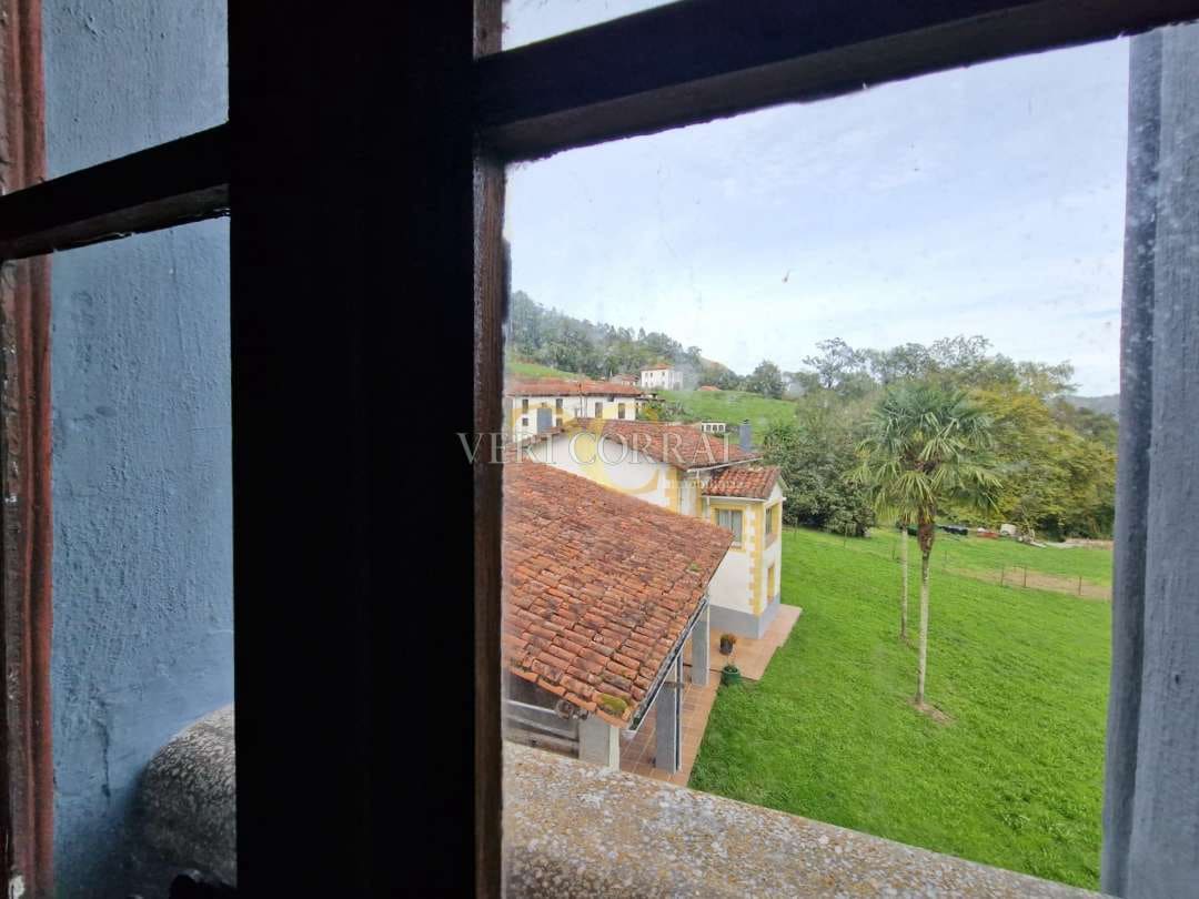 9 bedroom Townhouse for sale in Llanes - € 460,000 (Ref: 9443491)